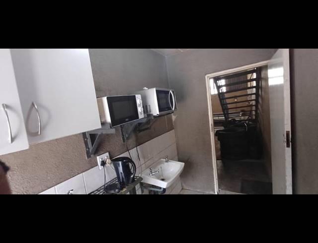 INDUSTRIAL FOR SALE IN SEBENZA